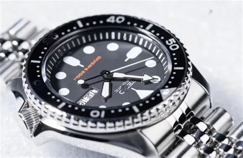 scuba watch rotating bezel